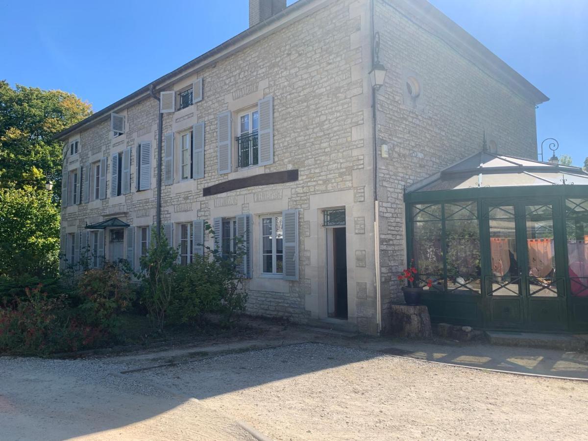 Chambres D'Hotes Dans Une Maison De Caractere Mussey-sur-Marne Exteriör bild
