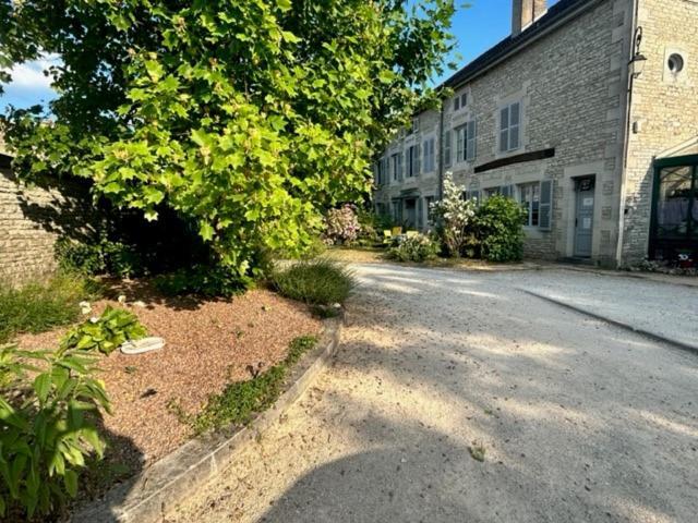 Chambres D'Hotes Dans Une Maison De Caractere Mussey-sur-Marne Exteriör bild